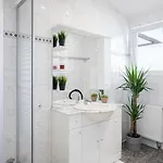 Larooms - Lp01 - 2 Zimmer, 2 Einzelbetten, 1 Doppelbett, Grosse Couch, Kueche, Balkon, Waschmaschine Lejlighed Merseburg