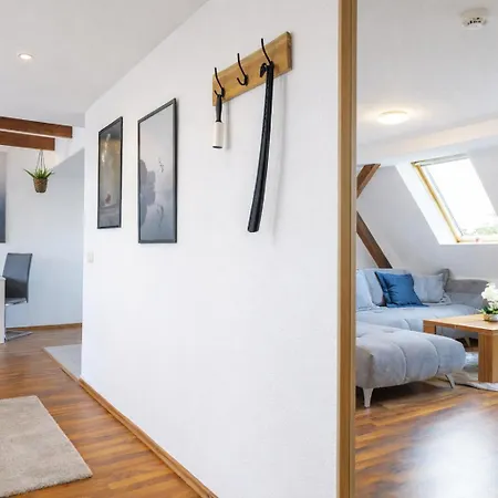 Larooms - Lp01 - 2 Zimmer, 2 Einzelbetten, 1 Doppelbett, Grosse Couch, Kueche, Balkon, Waschmaschine Apartmán Merseburg