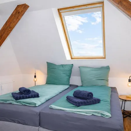 Apartmán Larooms - Lp01 - 2 Zimmer, 2 Einzelbetten, 1 Doppelbett, Grosse Couch, Kueche, Balkon, Waschmaschine *